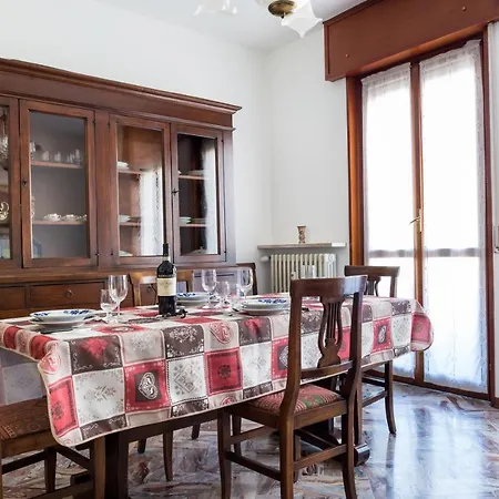 A Due Passi Dall'ospedale Apartment *
